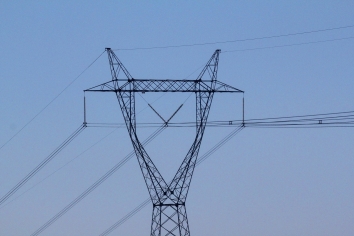 Contas de luz adotam bandeira amarela e ficam mais baratas