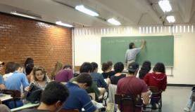 Percentual de negros em universidades dobra, mas é inferior ao de brancos