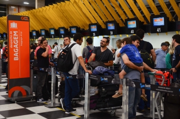 Aéreas passam a vender passagem sem direito a bagagem