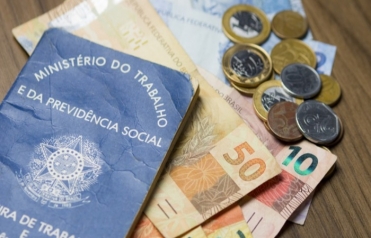 Governo aumenta para R$ 1.006 previsão para salário mínimo em 2019