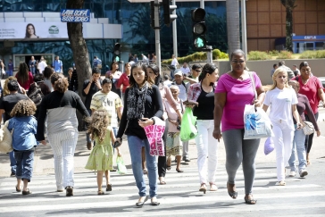 Taxa de desemprego cai no país e fecha 2019 em 11,9%