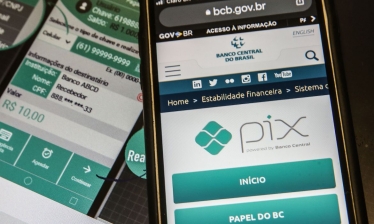 Pix atinge recorde de pagamentos em compras pela internet em abril