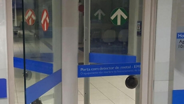 Melo encaminha lei com veto que manterá portas giratórias nos bancos em Porto Alegre