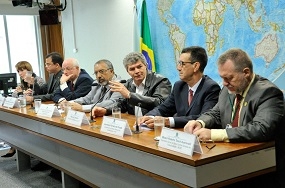 UGT pede no Senado fim do Fator Previdenciário